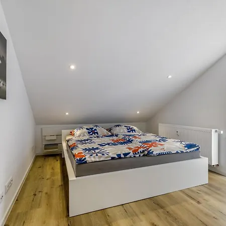 2 Rechts Apartamento *